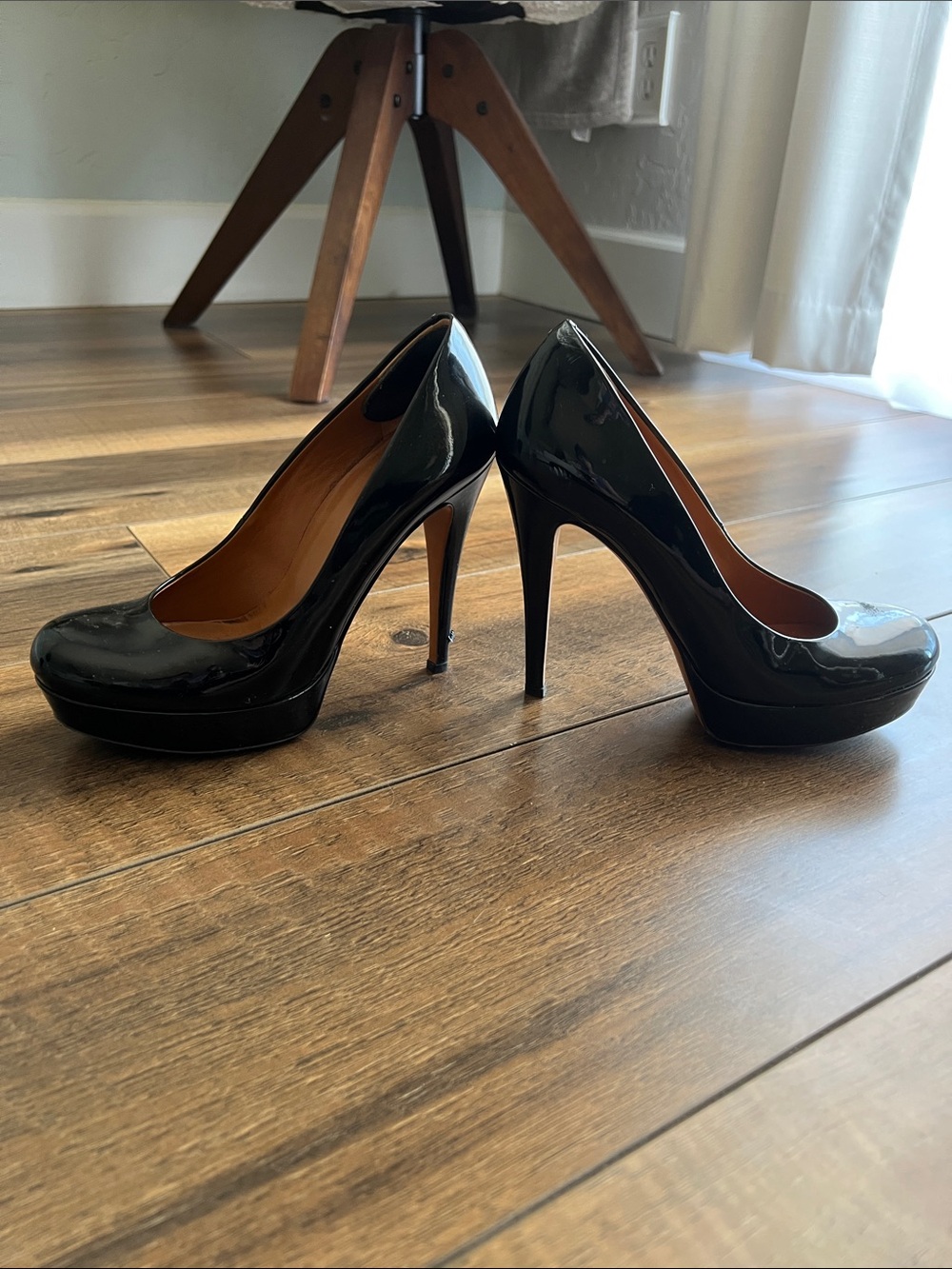 Gucci Black Patent Leather Platform Stiletto Pumps - Picture 6 of 10